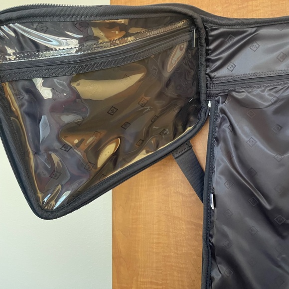 Floral Travel Bag Set, Vera Bradley, lay flat duffle and hanging garment bag - Picture 10 of 12